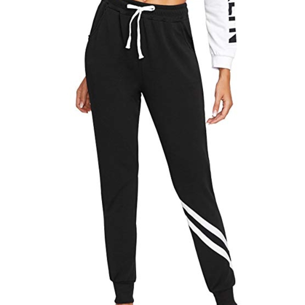 Stylish Slim-Fitting Black Sweatpants